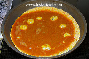 Menggoreng Telur Dadar Tegal