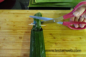 Menggunting Bungkus Brengkes