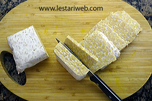 Mengiris Tempe Kemul