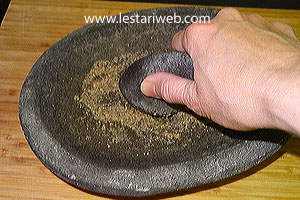 Mengulek Bumbu Perkedel