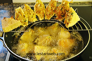 Meniriskan Tahu Berontak