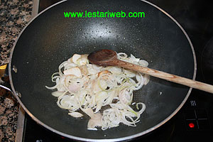 Menumis Bawang Merah