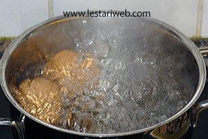 Merebus Telur
