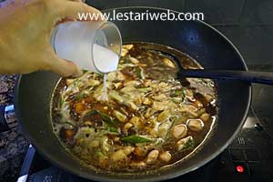 Mie Kangkung Step 11