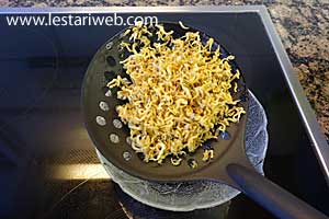 Nasi Goreng Teri Step 3