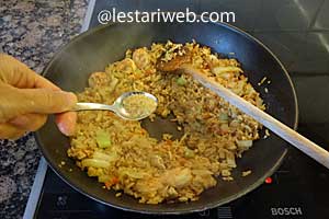 Nasi Goreng Udang Step 13