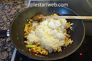 Nasi Goreng Udang Step 9