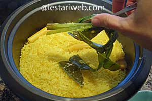 Masak Nasi Kuning Praktis Step 11