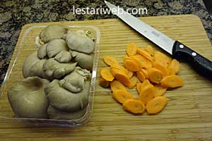 Oseng Jamur Sawi Putih Step 2