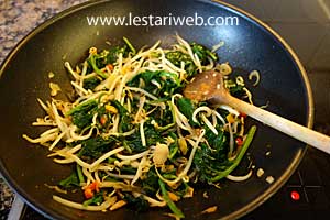 Oseng-Oseng Bayam Taoge Step 8