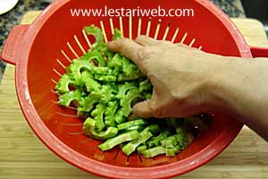 Oseng Oseng Tahu Pare Step 3