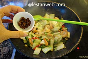 Oseng Udang Sawi Putih Step 10