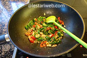 Oseng Udang Sawi Putih Step 6