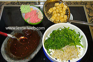 Racikan Rujak Kangkung