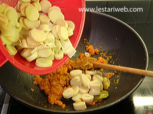 Rebung Untuk Lelawar