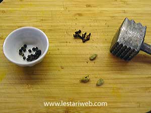 Rempah Utuh Untuk Mezubi