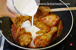 Santan Untuk Ayam Paniki