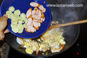 Sosis Bakso Bihun Goreng