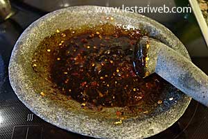 saus untuk tahu guling