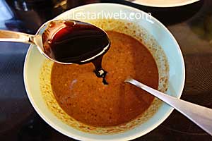 kecap manis untuk saus tahu tek surabaya