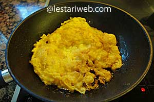 telur dadar goreng untuk resep tahu tek surabaya
