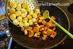 telur puyuh dimasak bumbu bali