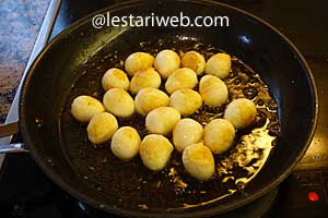 telur puyuh rebus goreng