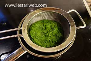 air daun pandan disaring