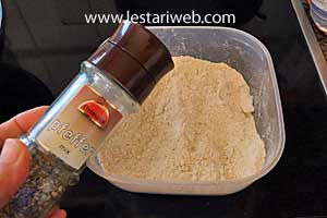 tepung dibumbui merica 
