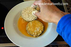 Terong bertepung dilumuri telur