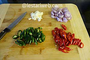 foto bumbu iris tim pindang ikan