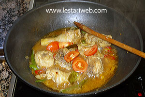 Tomat Untuk Ayam Kemangi