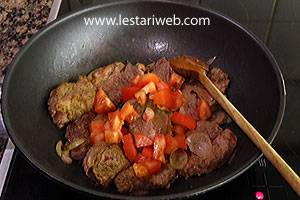 Tomat Untuk Daging Lapis