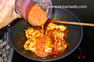 Tomat Untuk Rajang Ayam