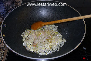 Tumis Bawang Merah & Putih