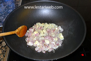 Tumis Bawang Merah Putih