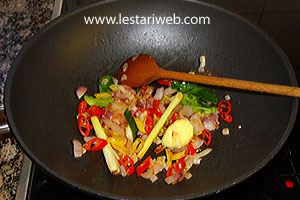 Tumis Bumbu Ayam Kemangi