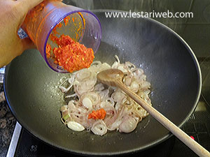 Tumis Bumbu Udang Asam Pedas