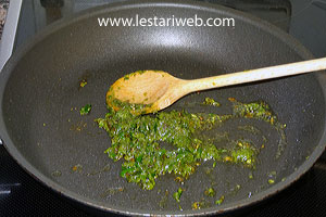 Tumis Bumbu Mie Goreng Pedas