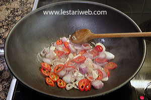 Tumis Bumbu Semur Ayam