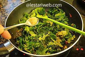 bumbu garam dan gula untuk tumis