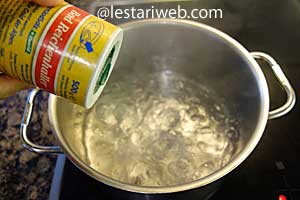 merebus air sampai mendidih