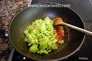 pare dimasak tumis ikan teri