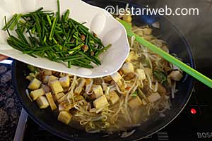 daun kucai untuk masakan tumis tahu ikan asin