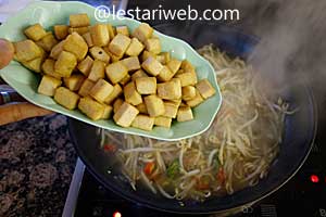 tahu goreng untuk tumis tahu ikan asin 
