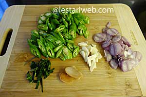 bumbu iris untuk tumis tahu pong