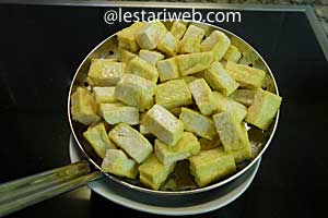 tahu goreng ditiriskan