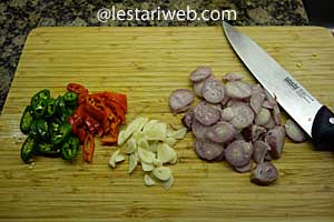 bahan bumbu iris utuk tumis tahu saus tiram