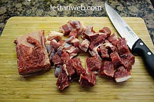 daging tetelan dipotong-potong